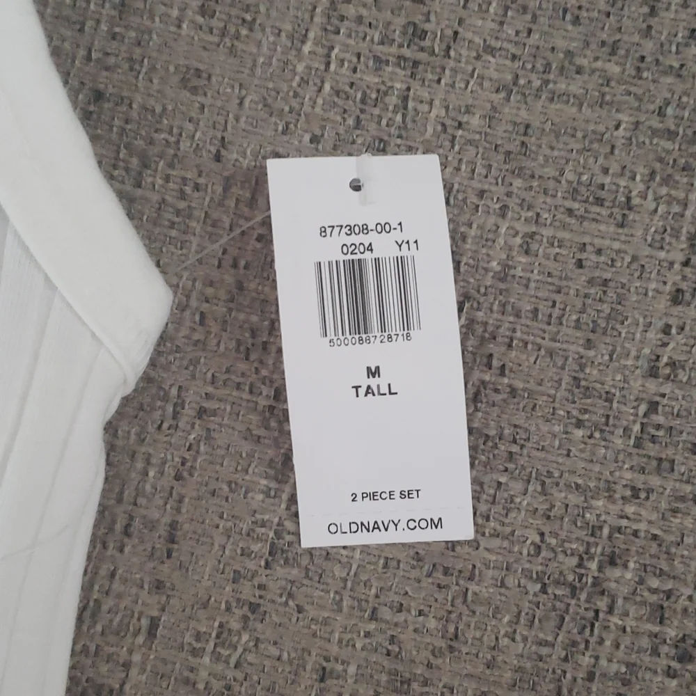 2 Old Navy Ribbed Tank - Picture 3 of 8